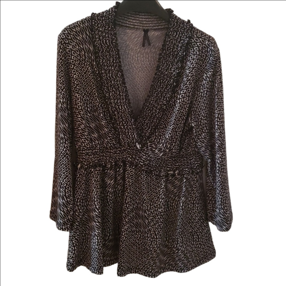 Lapis black/white print Peplum smocking detail top